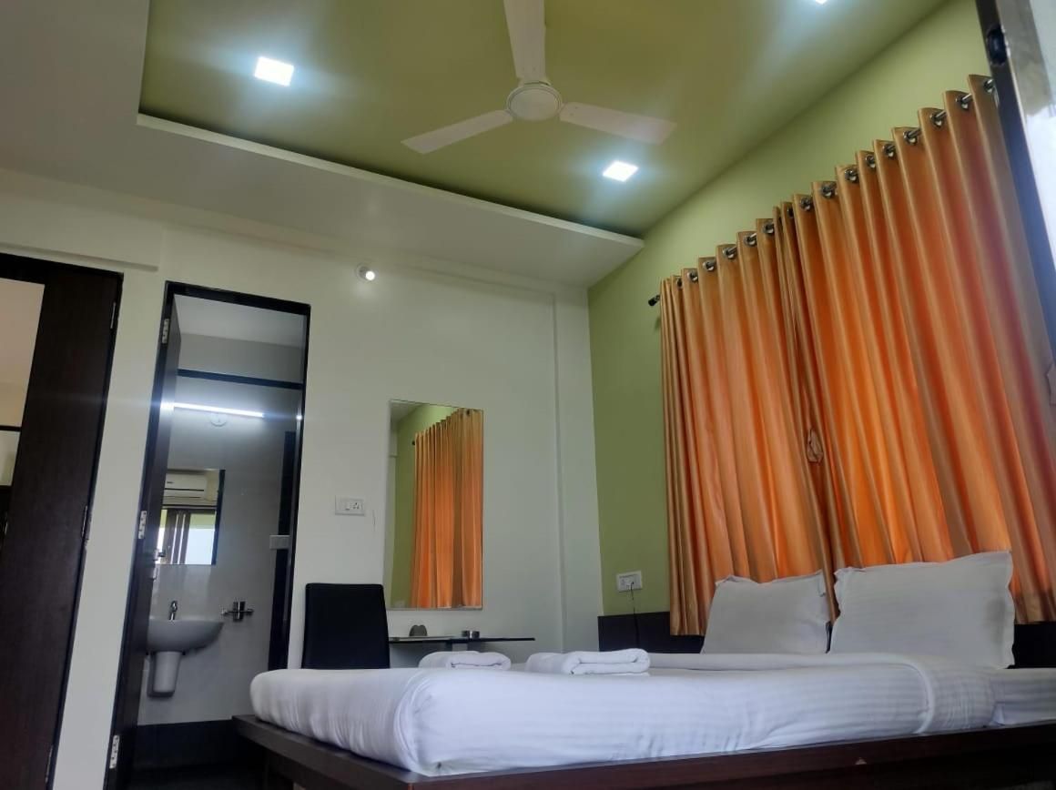 AC Deluxe Double Room