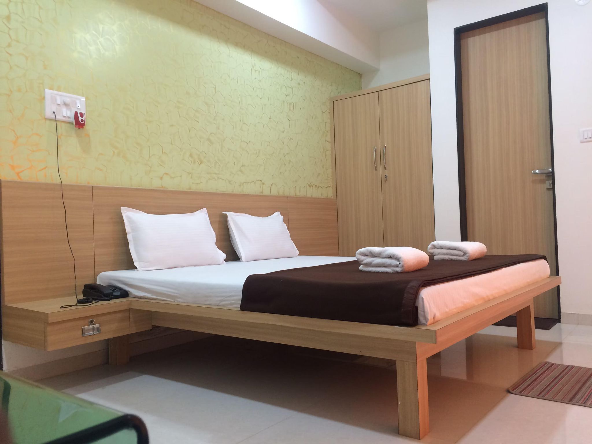 Non AC Deluxe Double Room