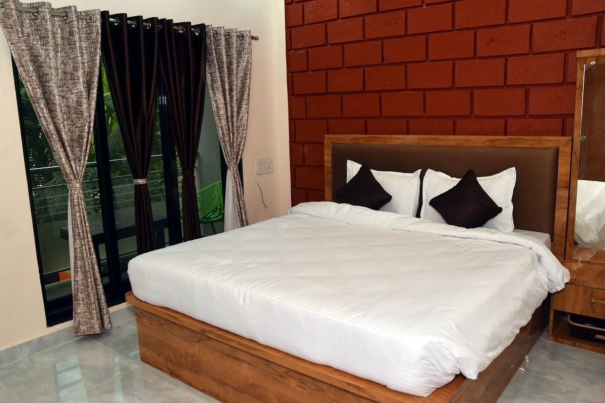 Deluxe Non- Air Conditioning Room