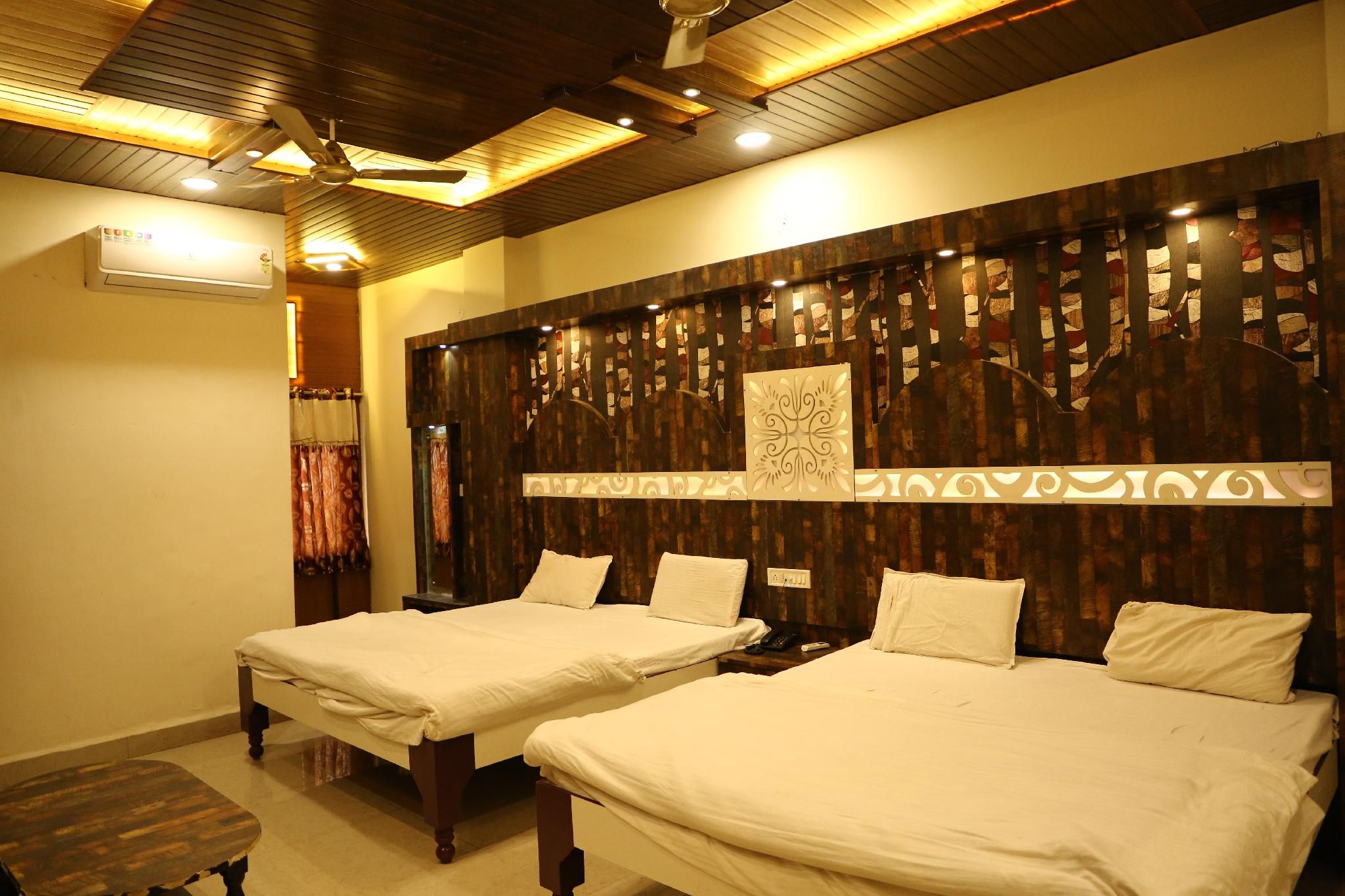 Hotel GK Jain Family Suite 3