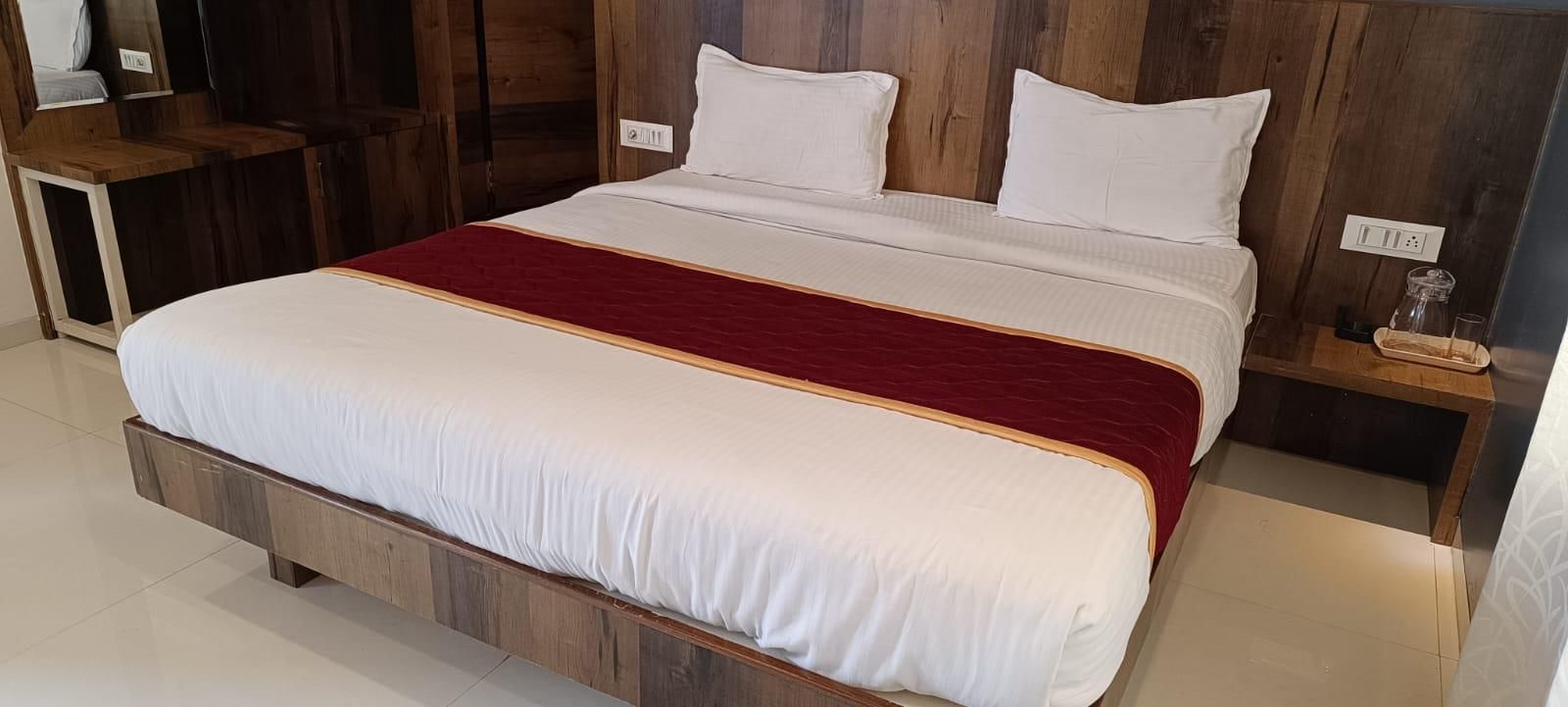 Deluxe Non- Air Conditioning Room