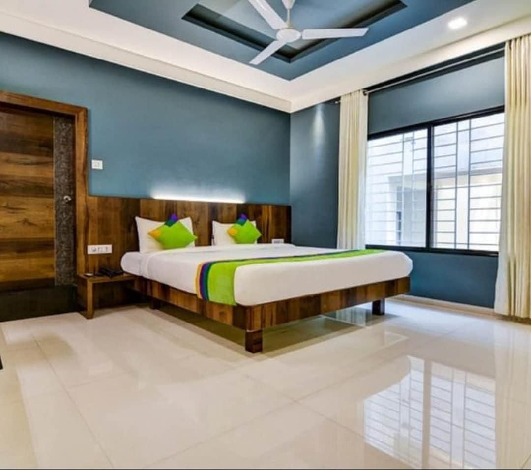 Deluxe Non- Air Conditioning Room