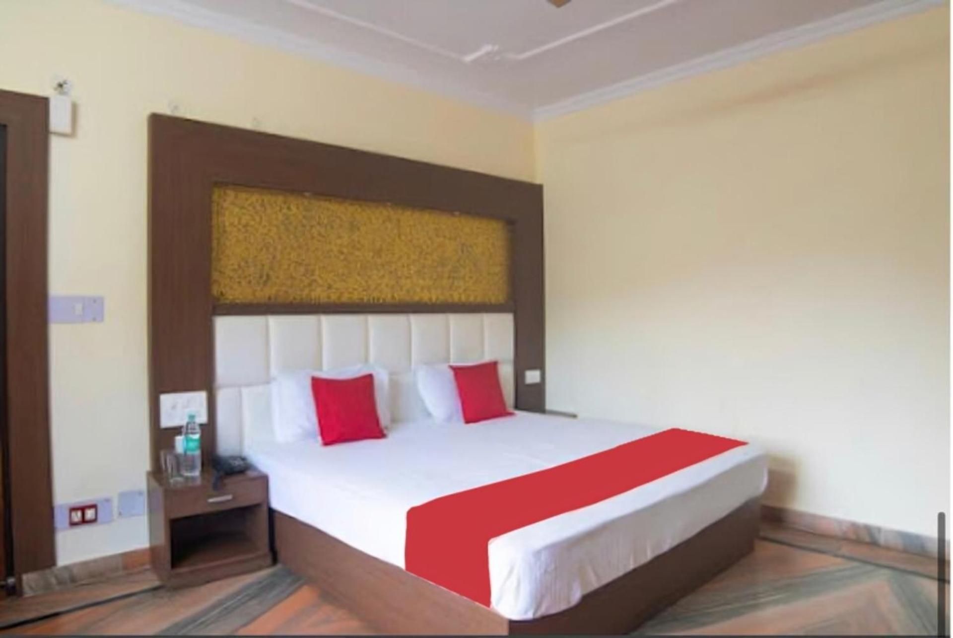 Goroomgo Kavyansh Villa Bhimtal  Deluxe Double Room 6