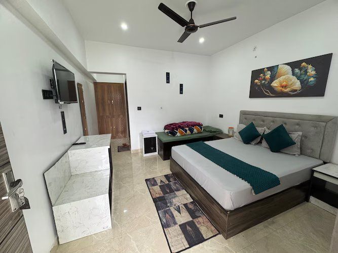 The Auli Heritage Deluxe Room 4