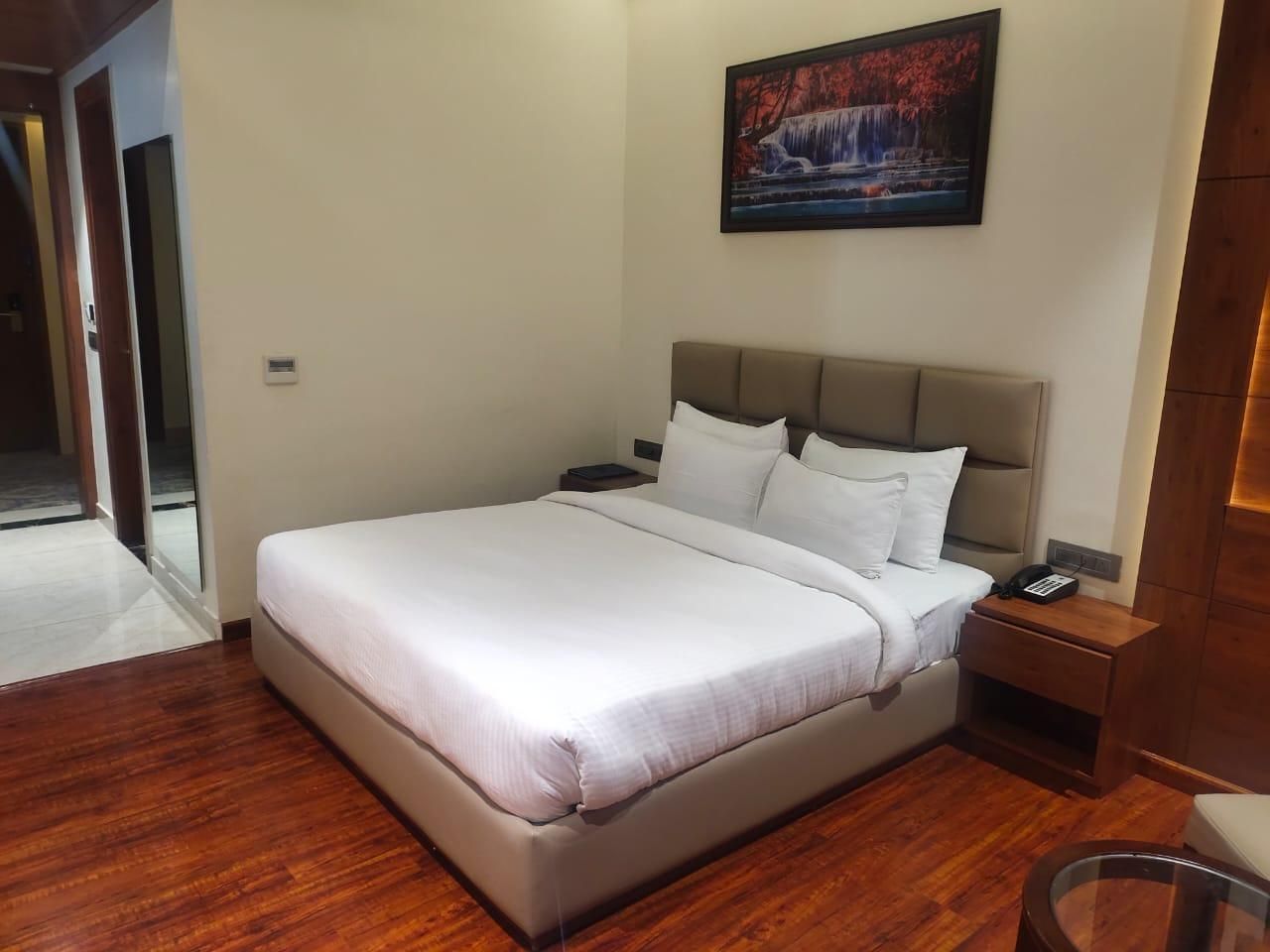 The Park Queen Executive Room 4