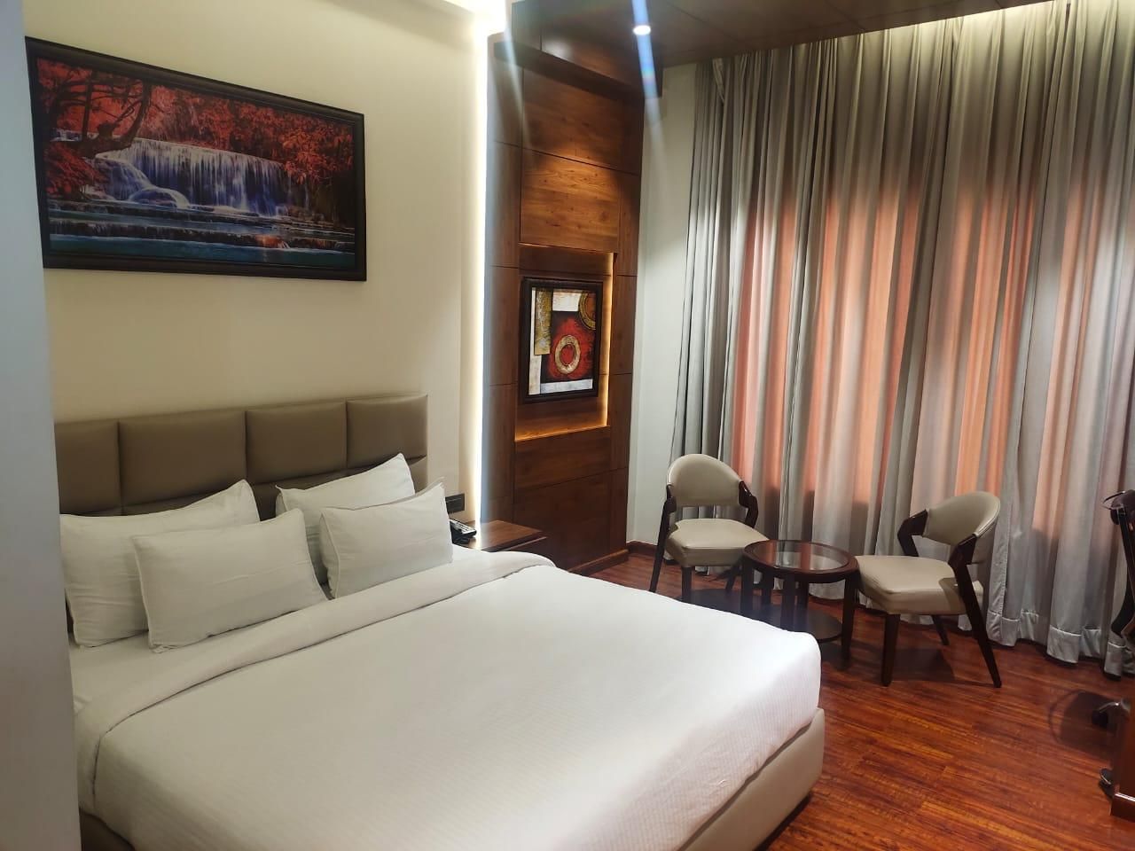 The Park Queen Executive Room 5