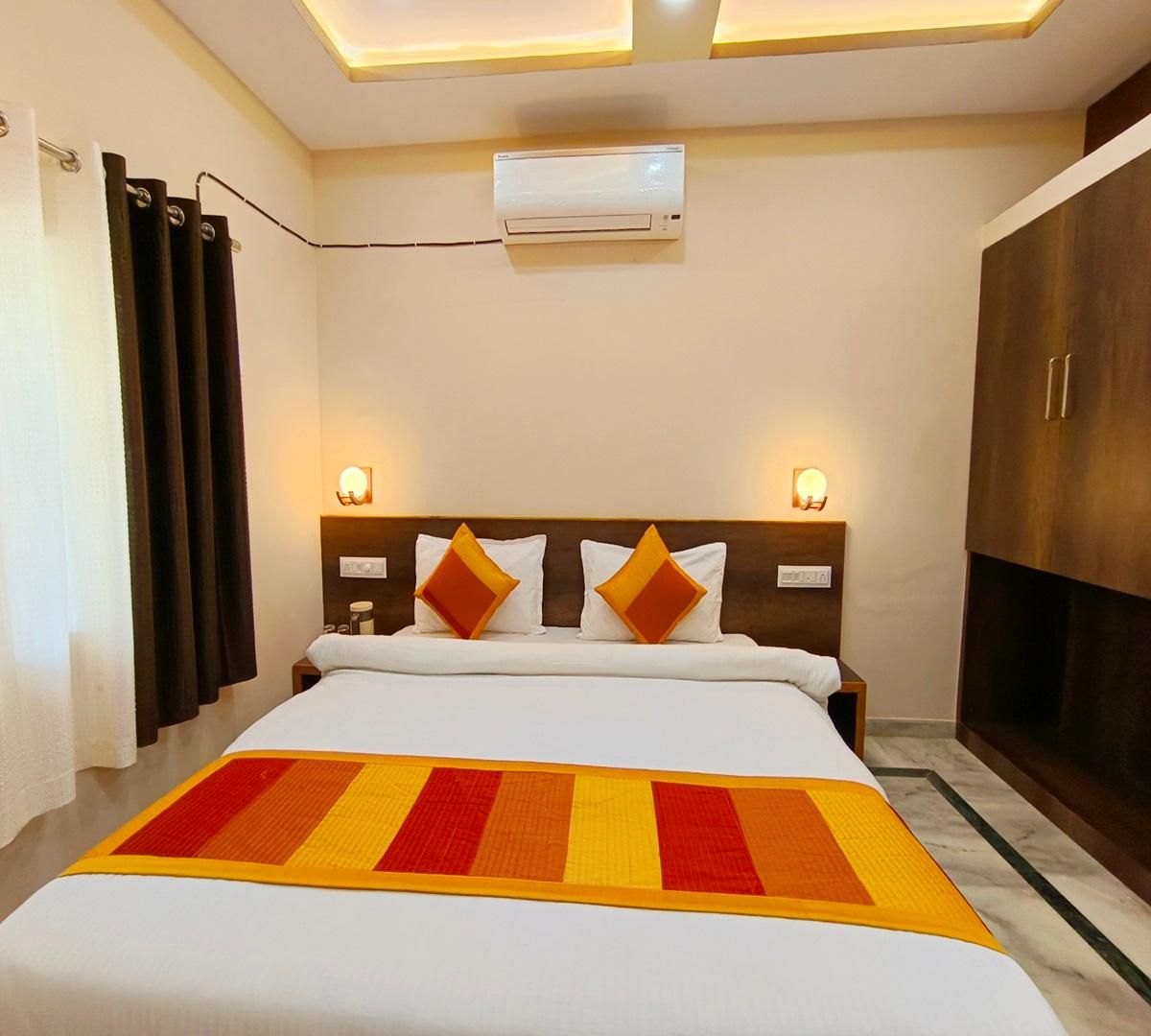 Deluxe Non- Air Conditioning Room