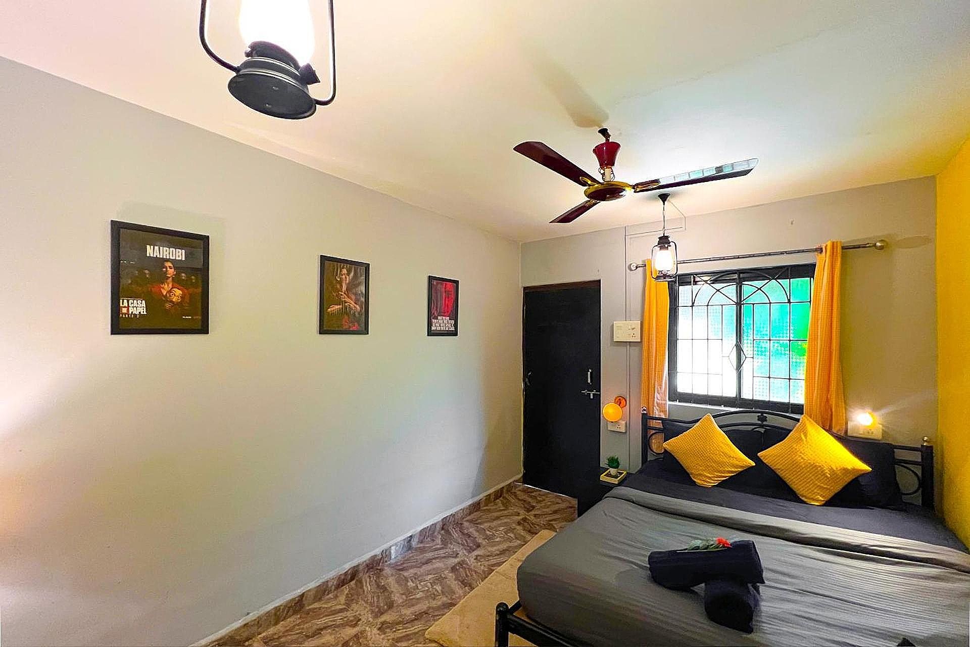 Whoopers Hostel Goa Private Room with Attached Bathroom 3