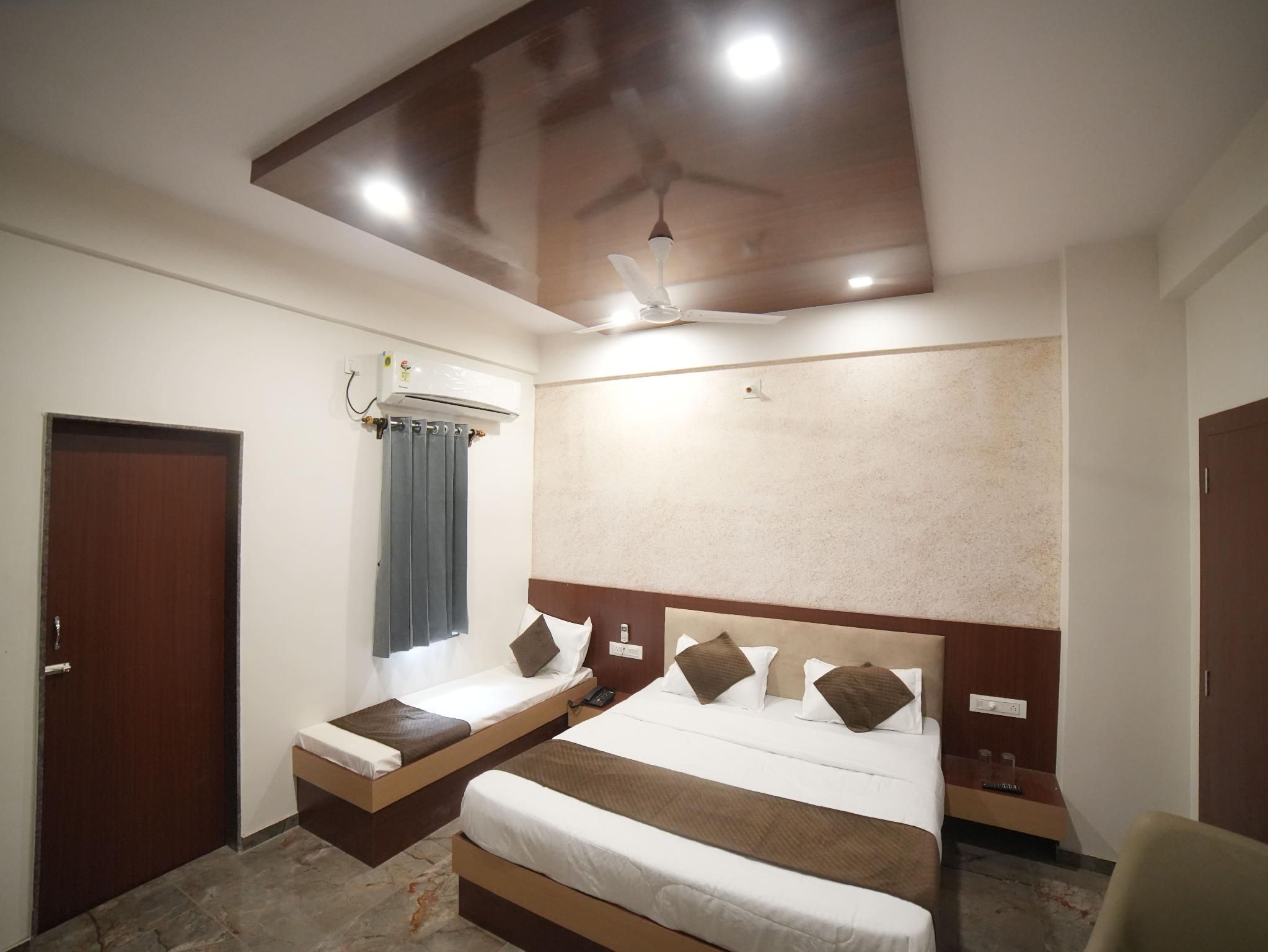 Super Deluxe Air Conditioining Room