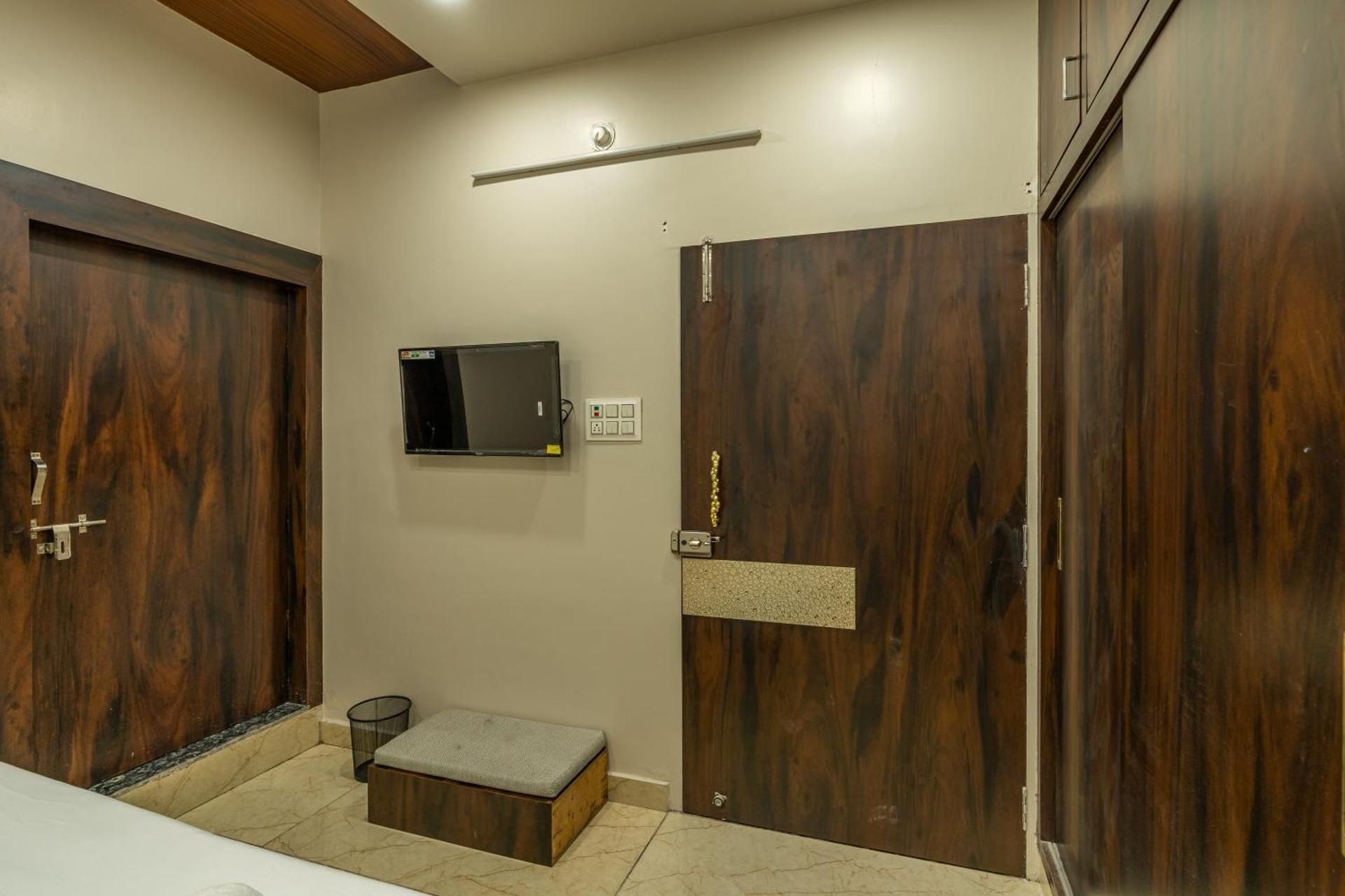 Zostel Bundi Basic Double Room 3