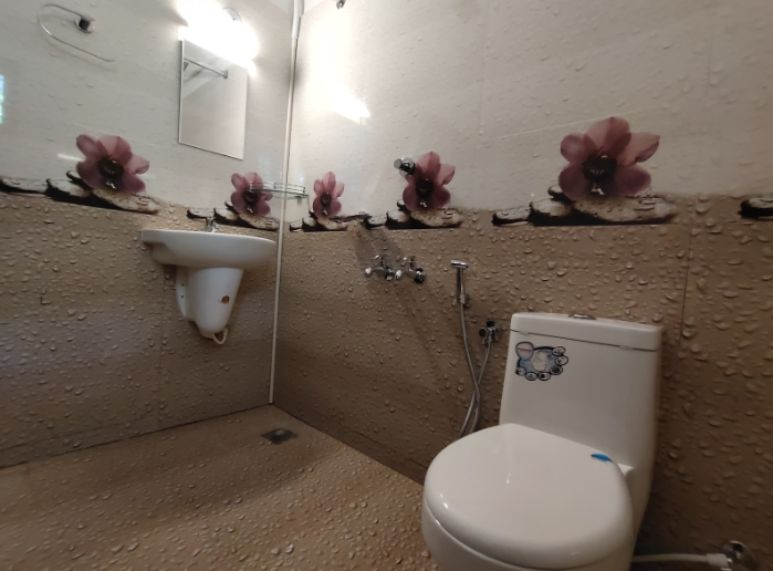 White House Residency Standard Double Room with Balcony - NON AC 7