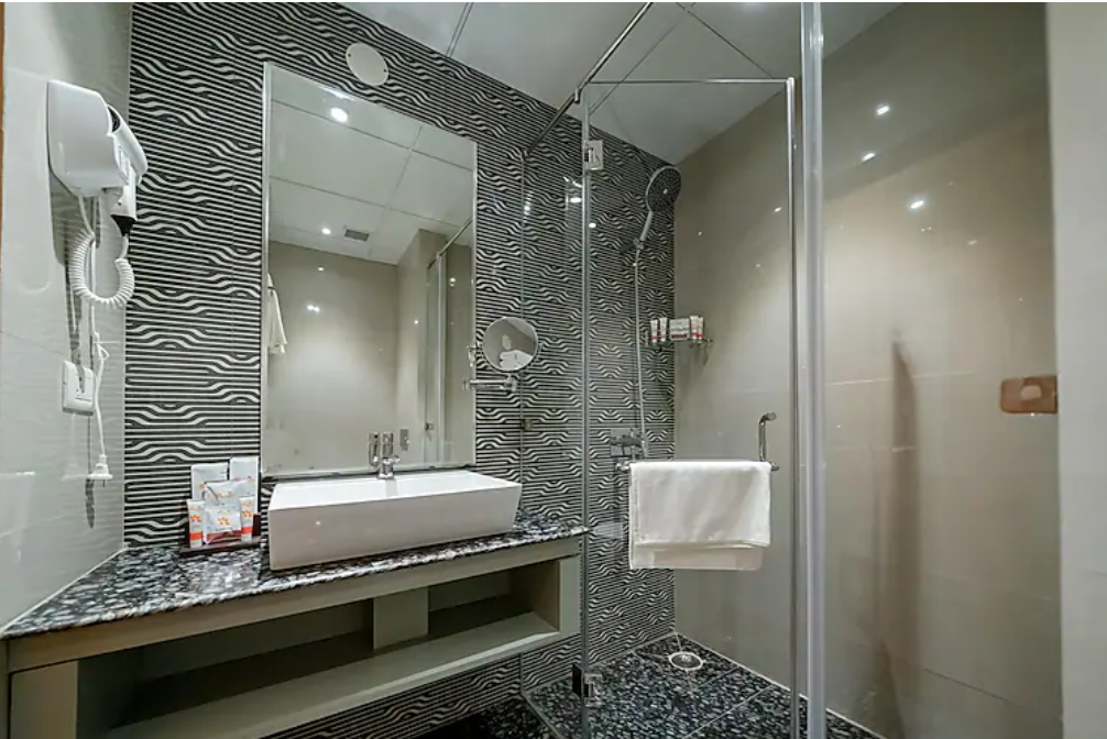 Payel Inn Payel Deluxe Room 4