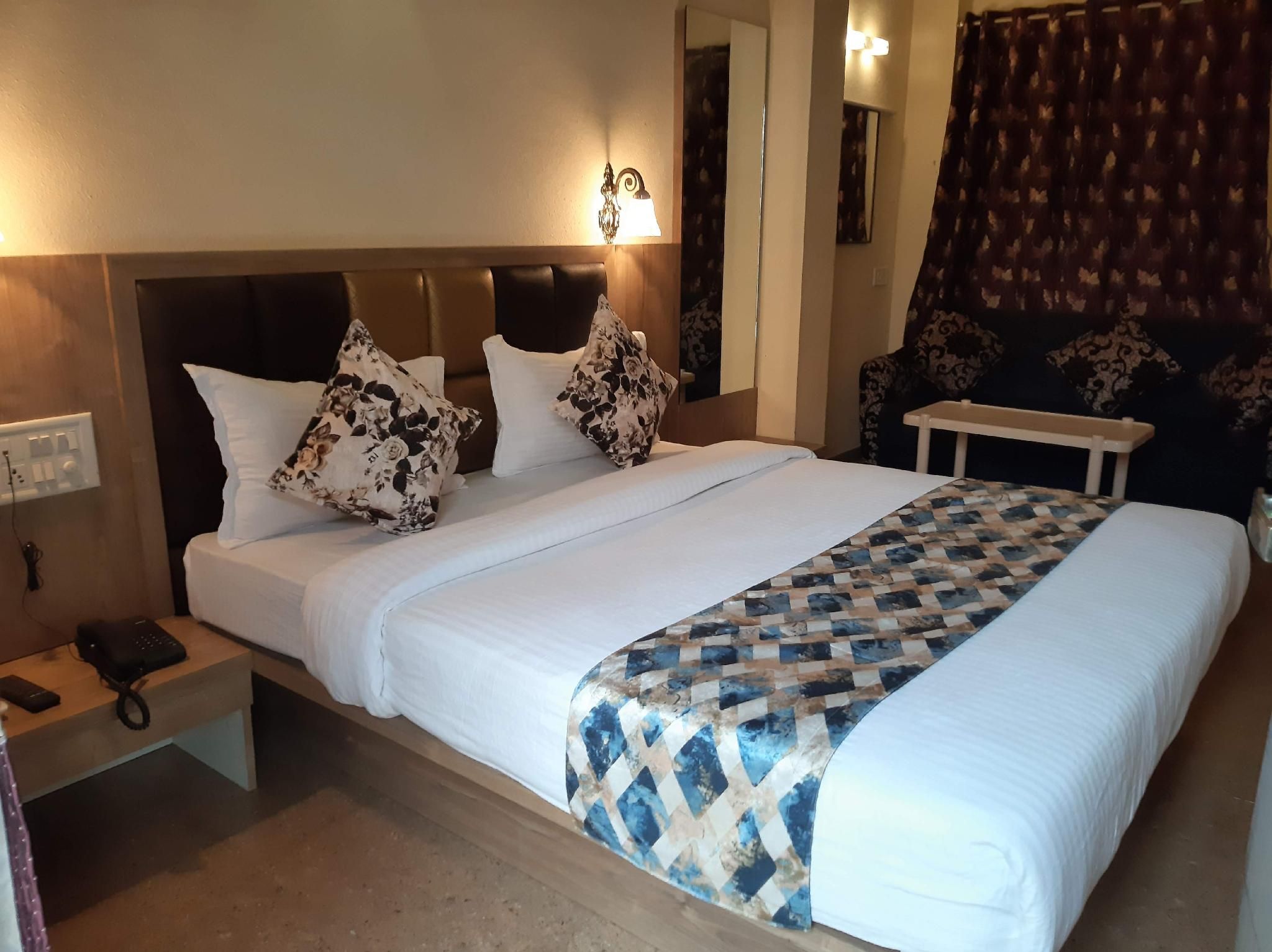 Deluxe Double or Twin