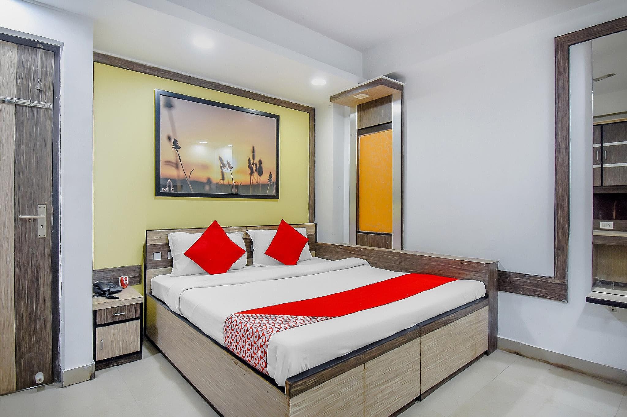 Super OYO Flagship Adri Hotels 2 Near Dum Dum Metro Station Classic Room 2