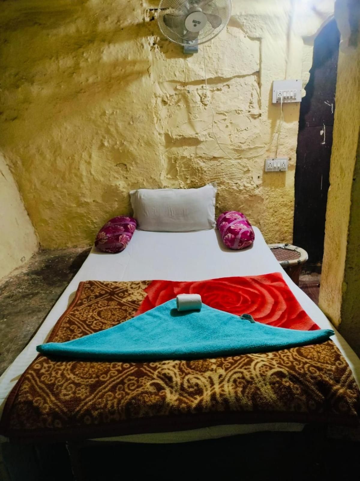 Dormitory Room with Single Bed