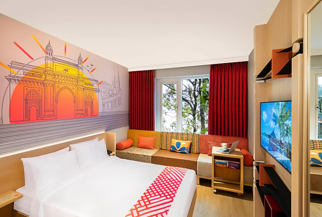 LUXE QUEEN ROOM