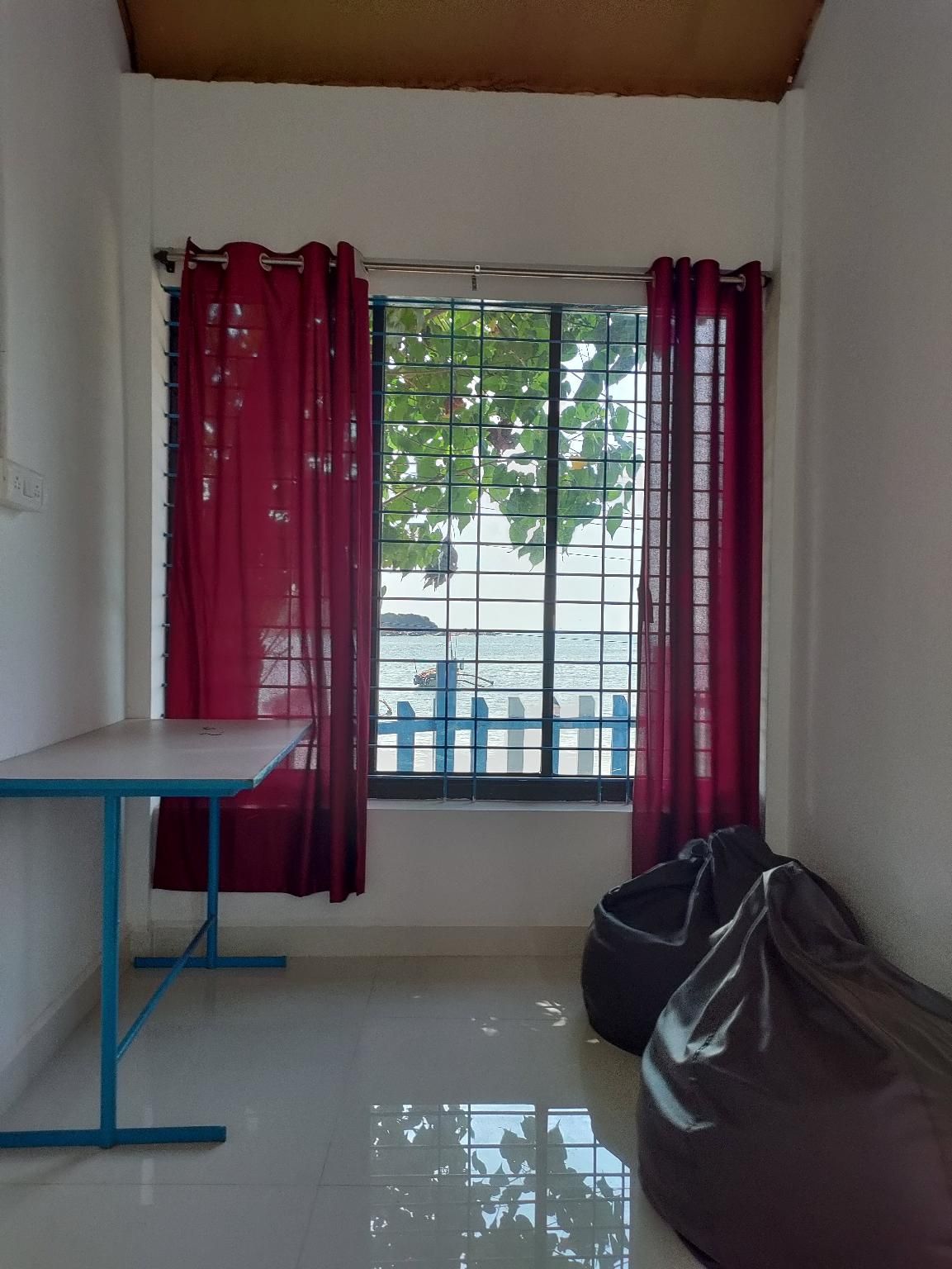 1 BHK Super Deluxe King Suite with Living Room