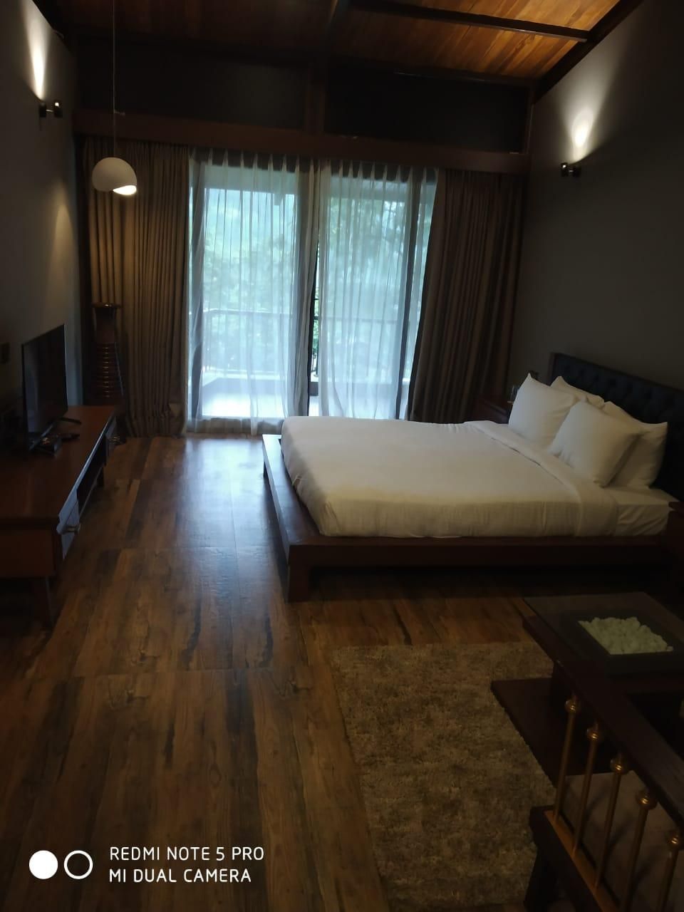 Deluxe Lake View