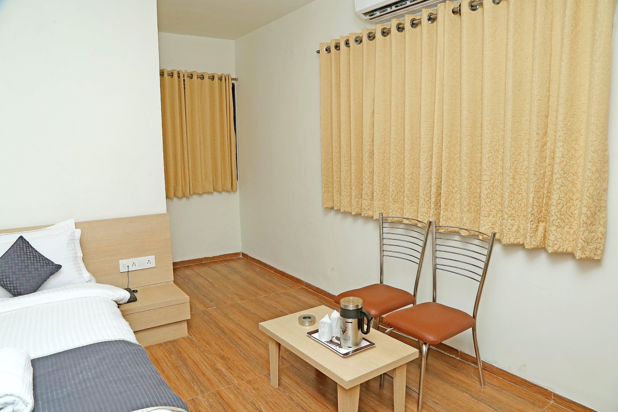 Hotel The Rivera Business Class 4