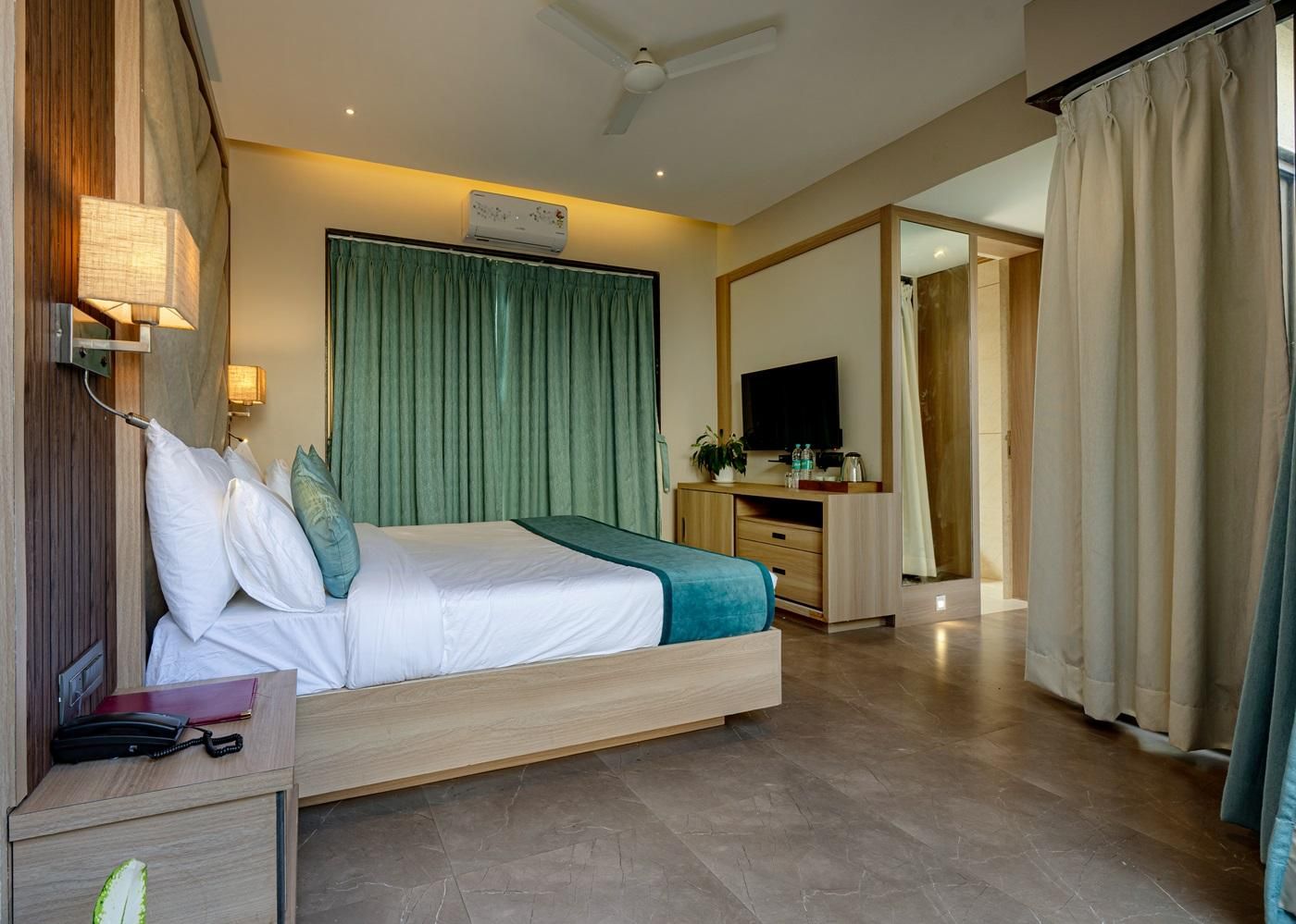 Family Duplex Room with Plunge Pool