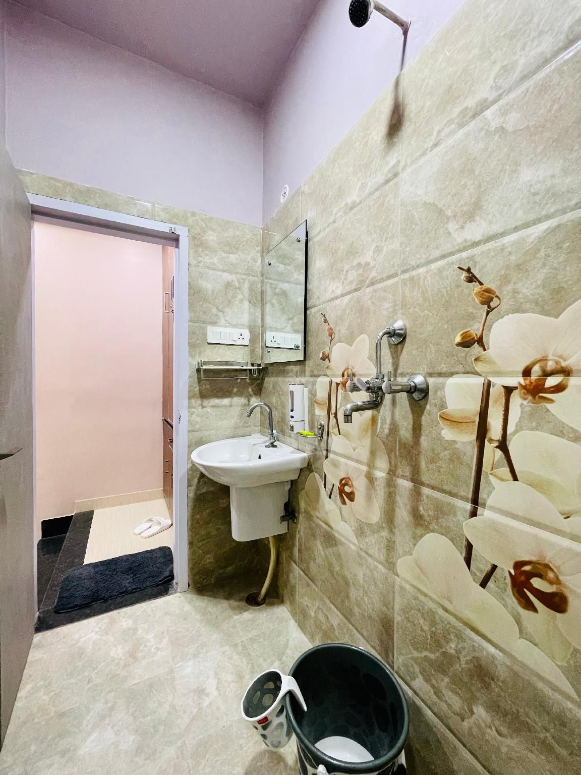 HOTEL MJ ROYALE Double Room 3