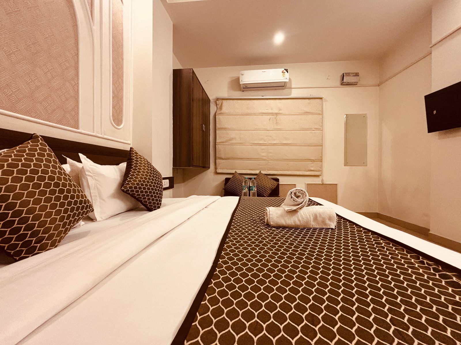 Majestic Heights Hotel Deluxe Room 9