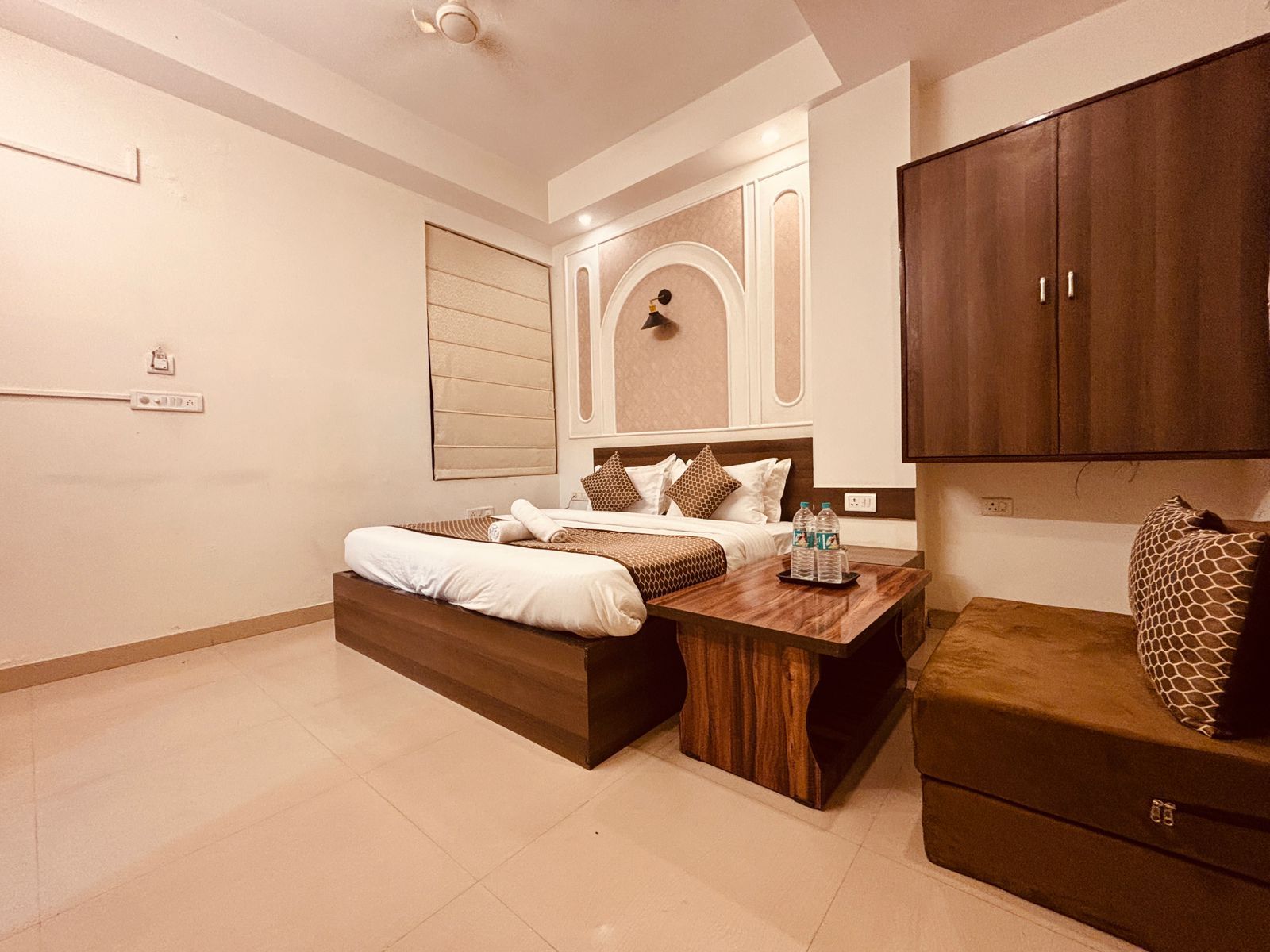 Majestic Heights Hotel Deluxe Room 8
