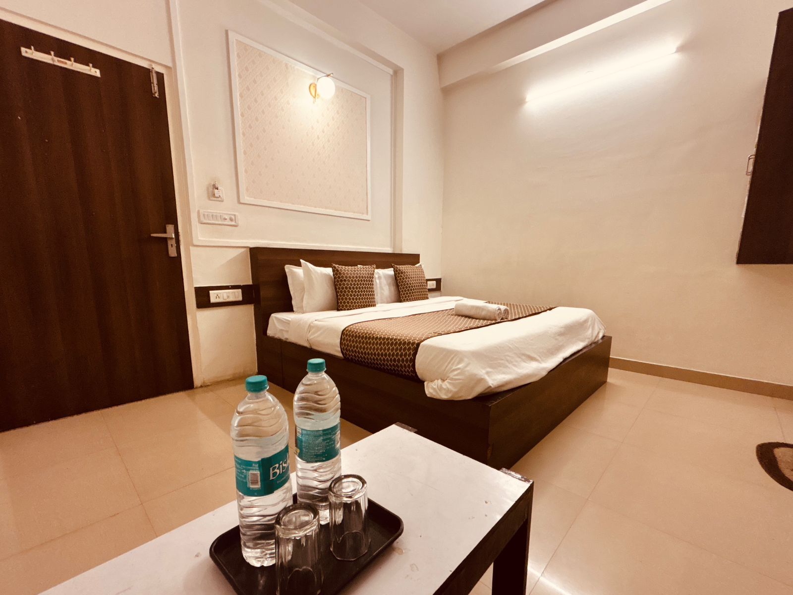 Majestic Heights Hotel Deluxe Room 6