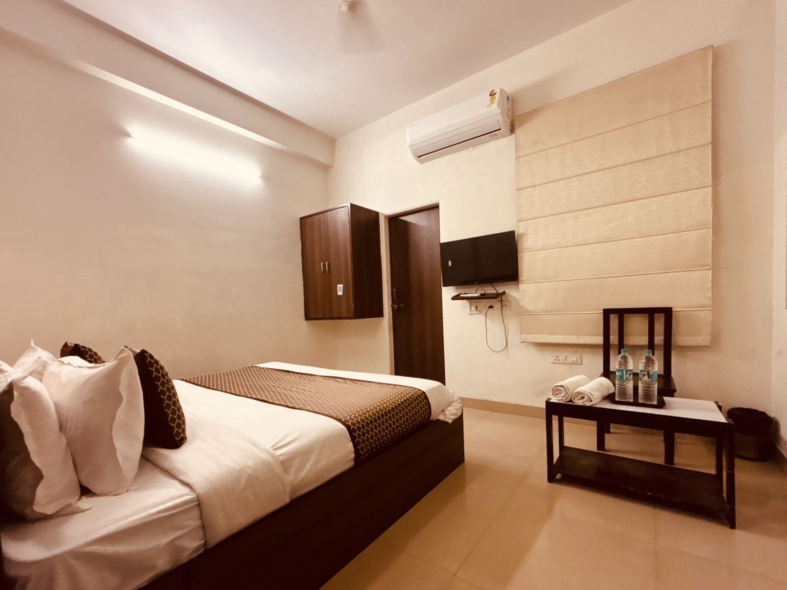 Majestic Heights Hotel Deluxe Room 4