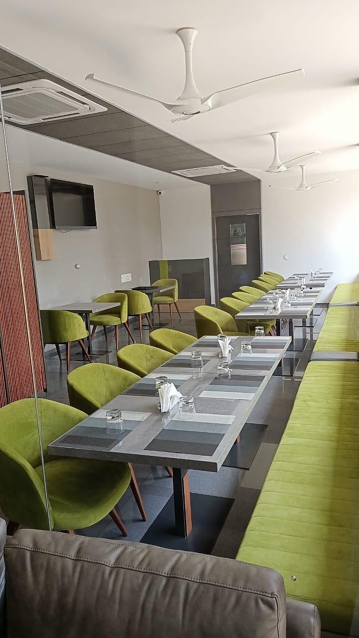 Food & Dining