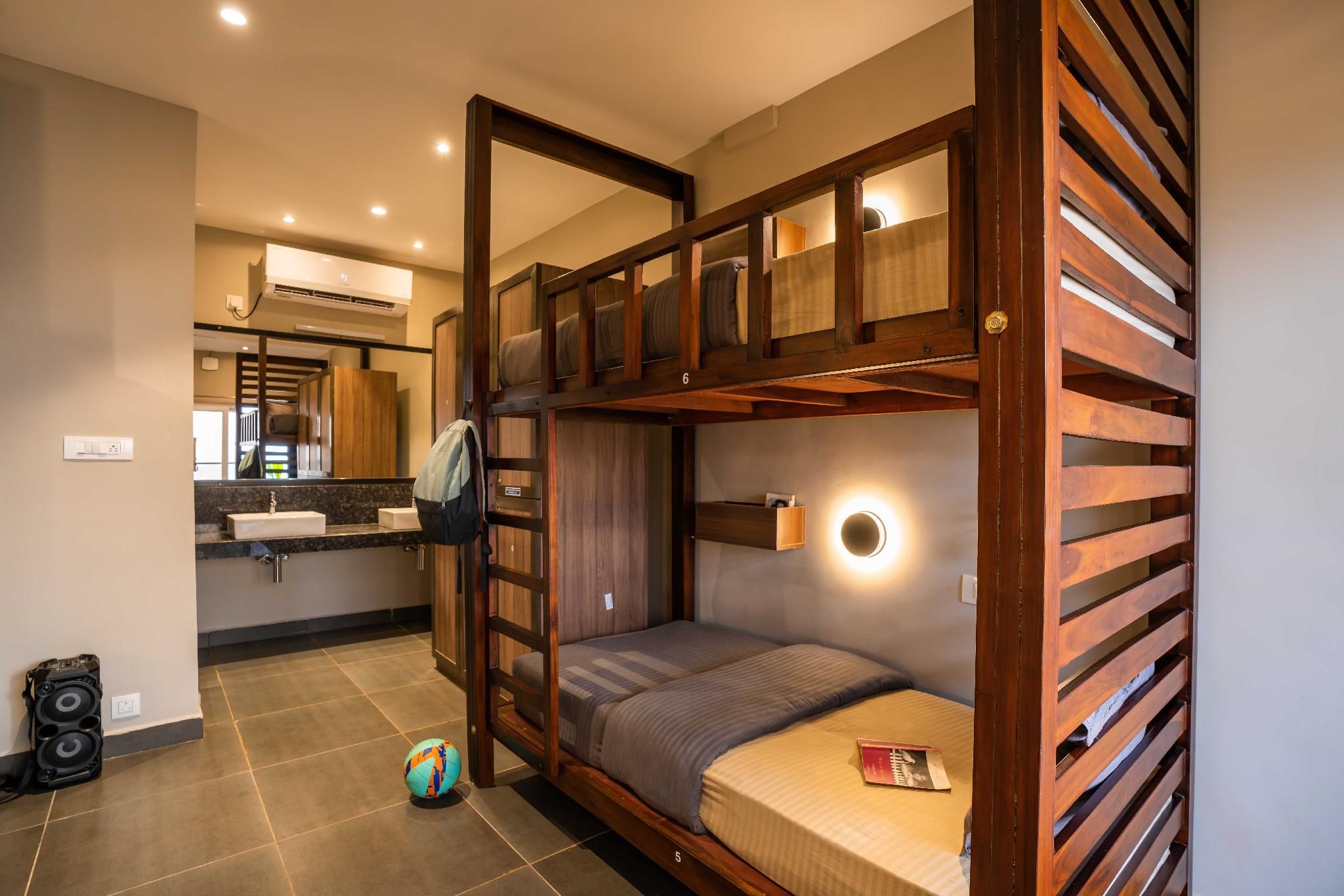 Bed in 6 Bed Mixed Dormitory with Balcony