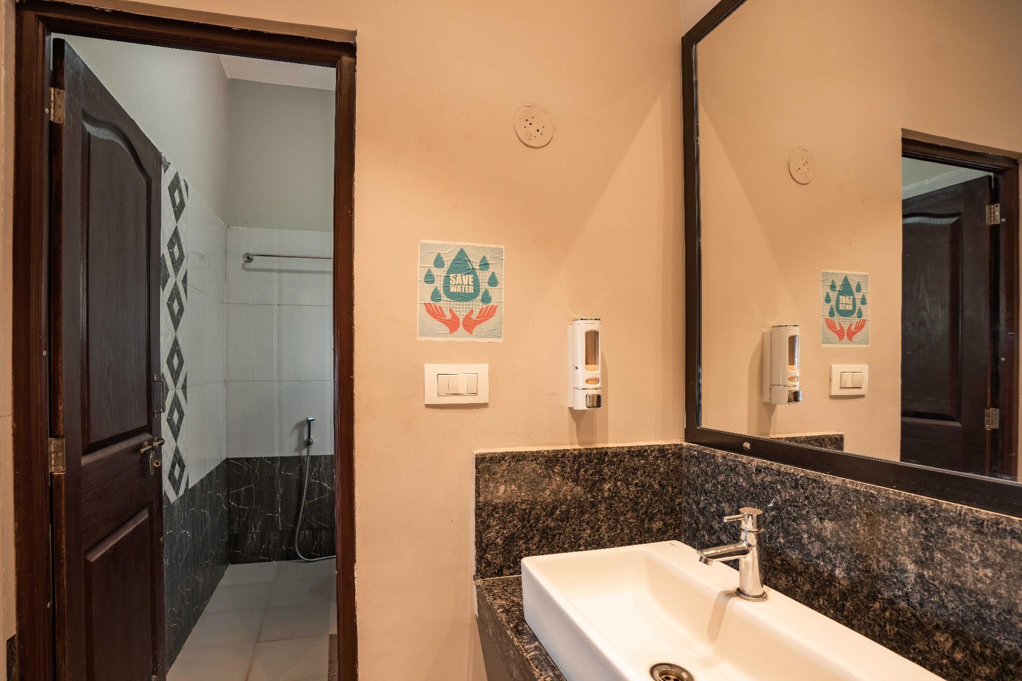 1 Person in Dormitory - Female Only