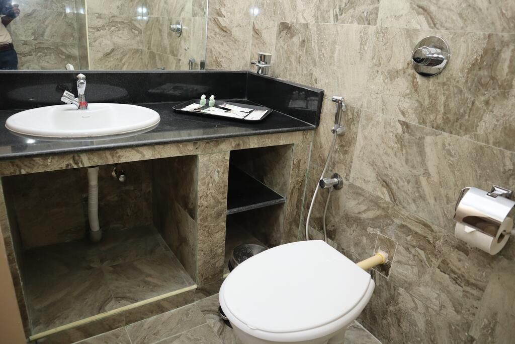 Sri Kamala Nivas Deluxe Room 2