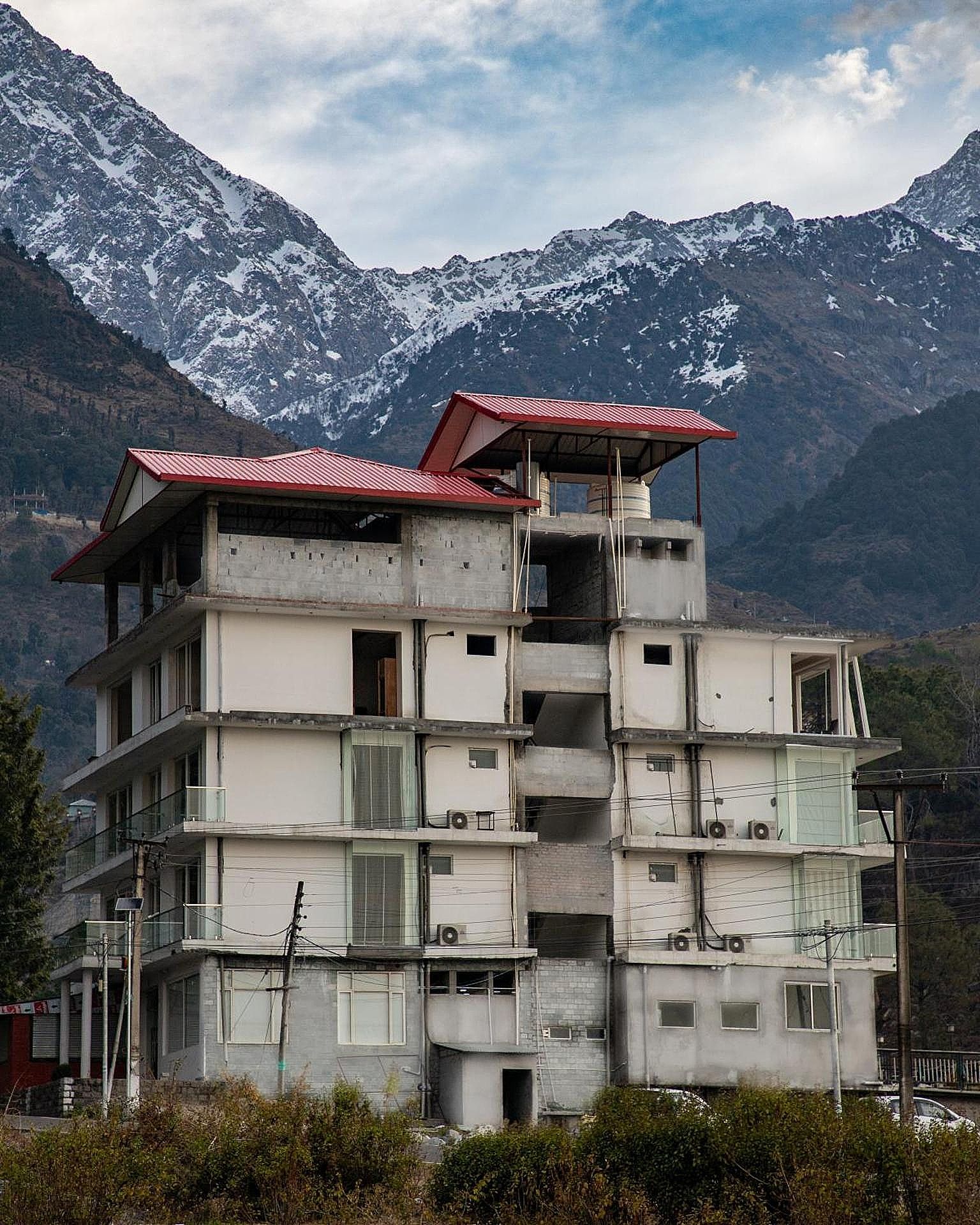 Goroomgo Manuni Inn Dharamshala