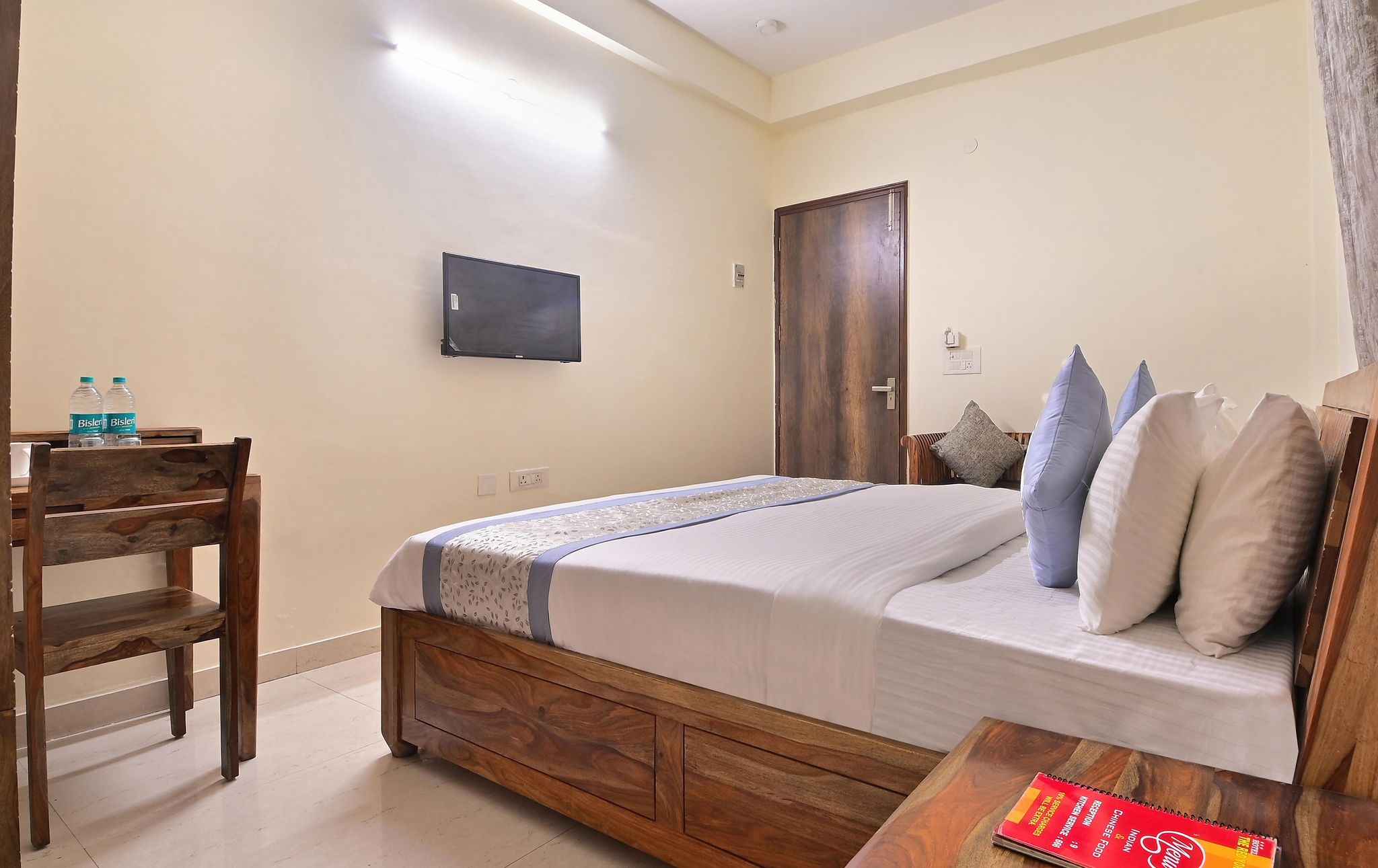 Hotel The York @ Sector 63 Deluxe Room 6