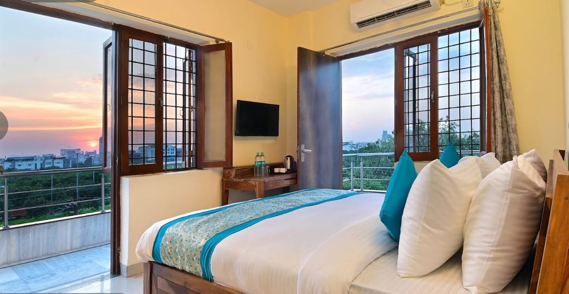 Hotel The York @ Sector 63 Deluxe Room 2