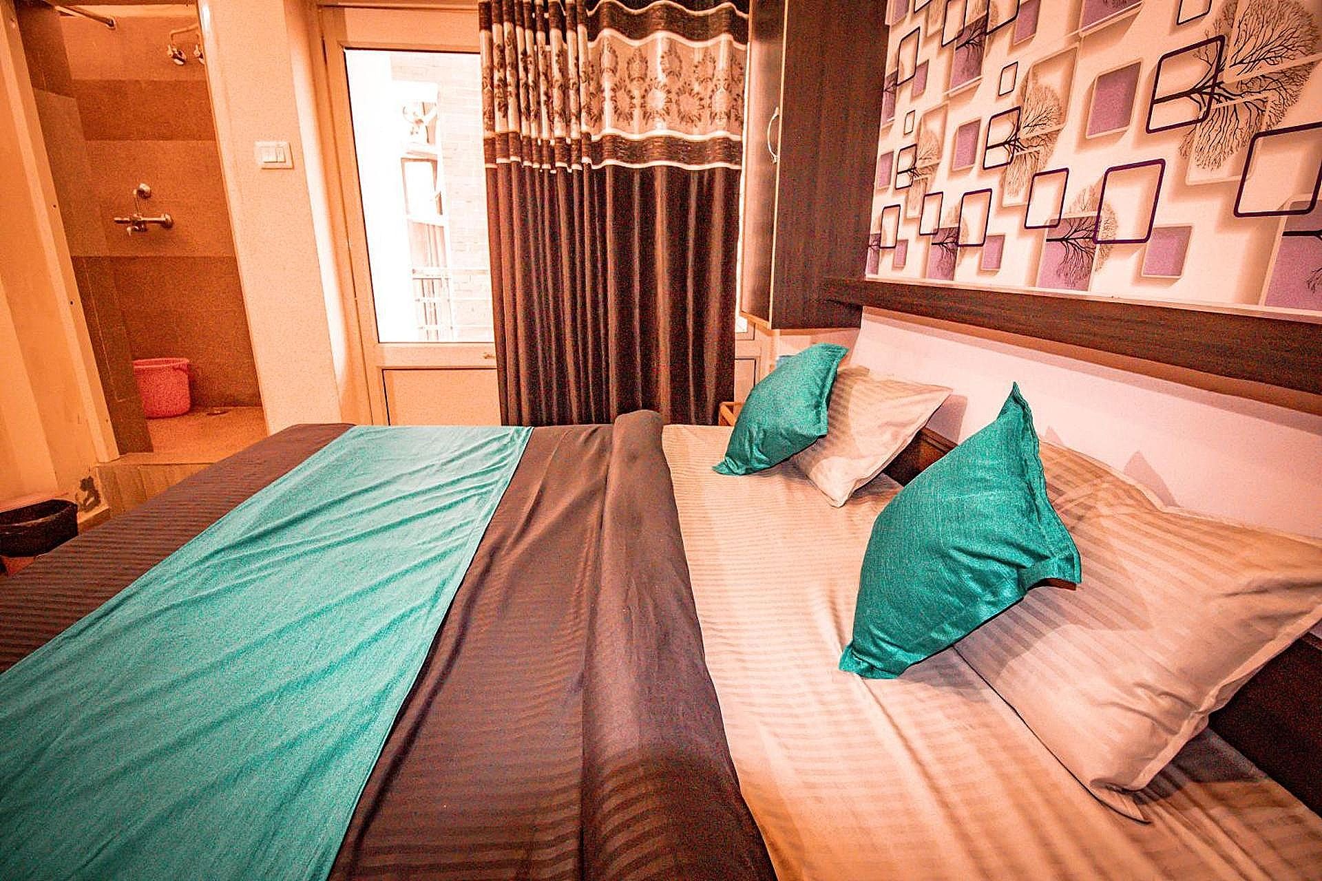 Triple One Hostel & Hotel, Rishikesh - Near Lakshman Jhula Standard Double