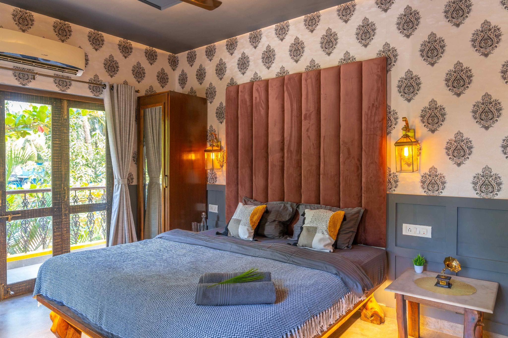 Luxury Deluxe King Room