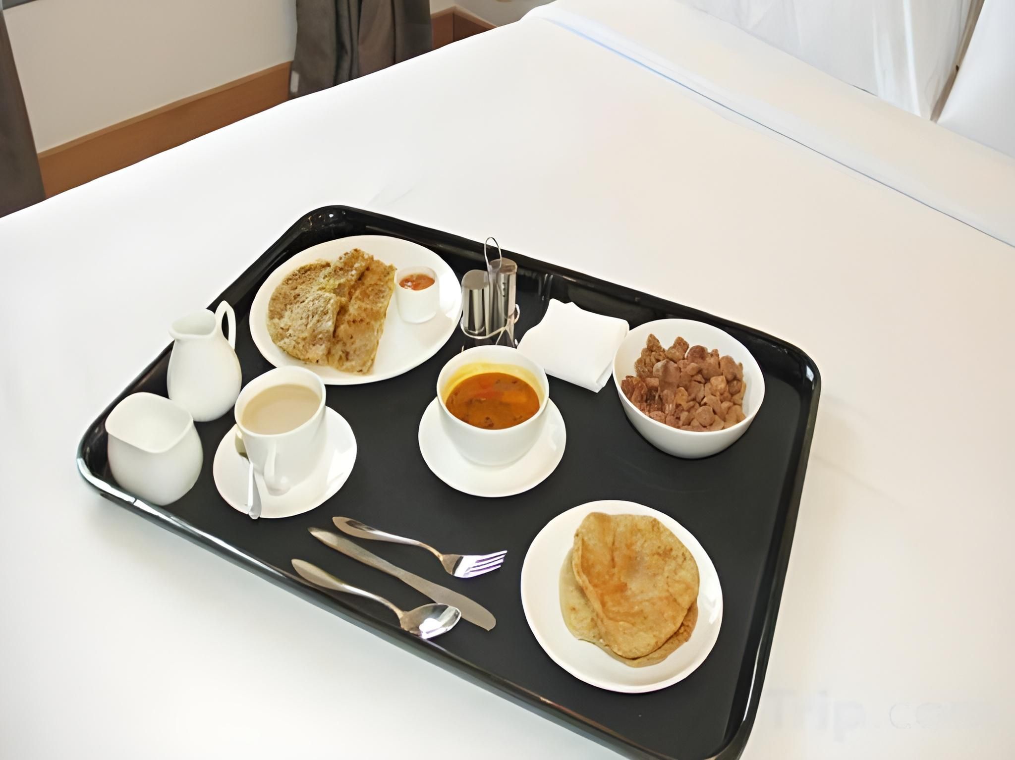 Food & Dining