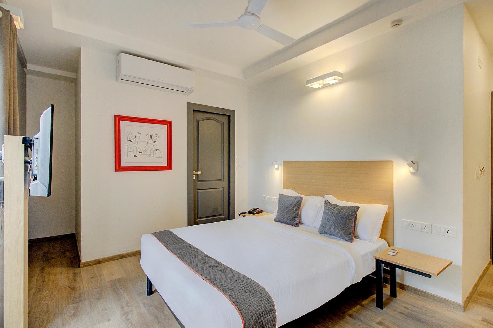 Super OYO Townhouse 264 - Q Rooms BTM Layout Near Gopalan Innovation Mall Classic Room 2