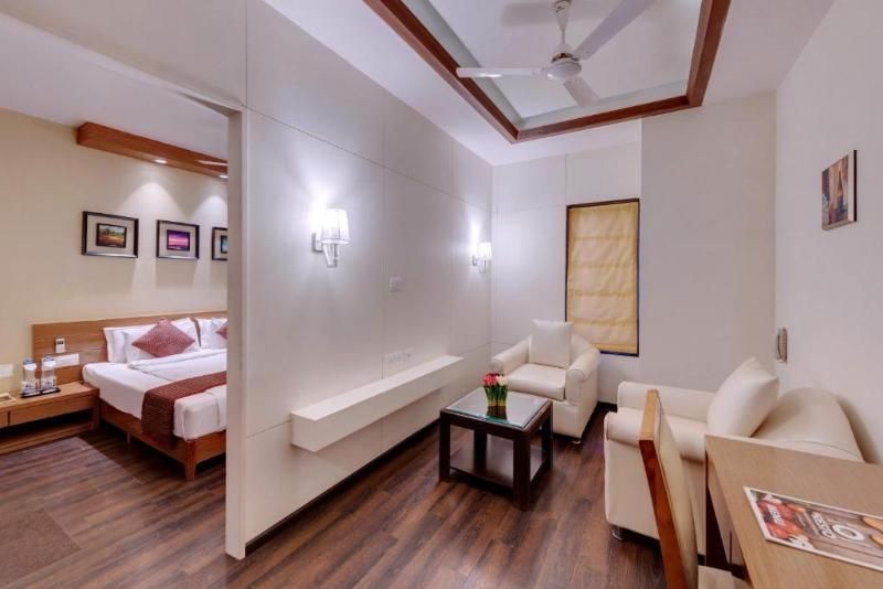 SINGLE Suite Single