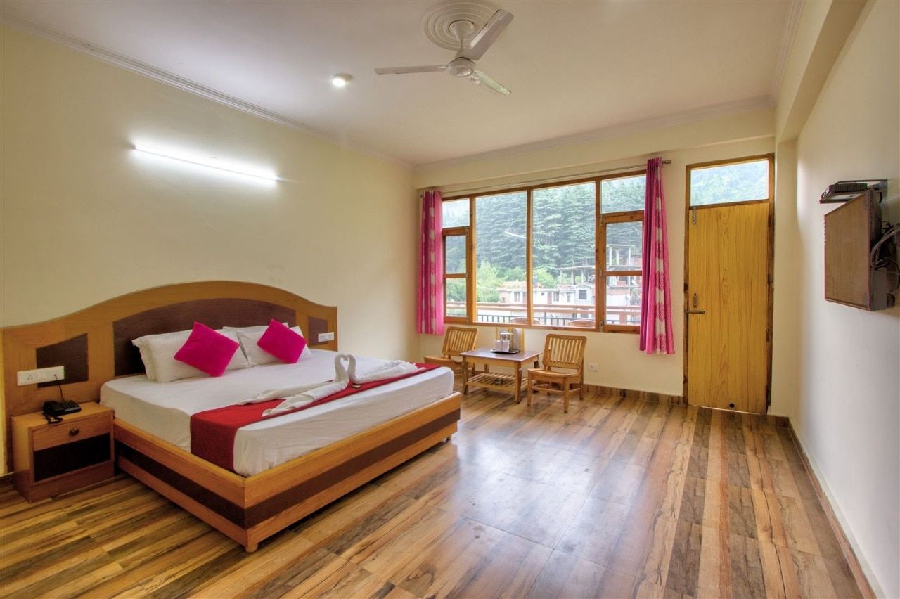 Deluxe Room (With Mountain Facing Balcony)