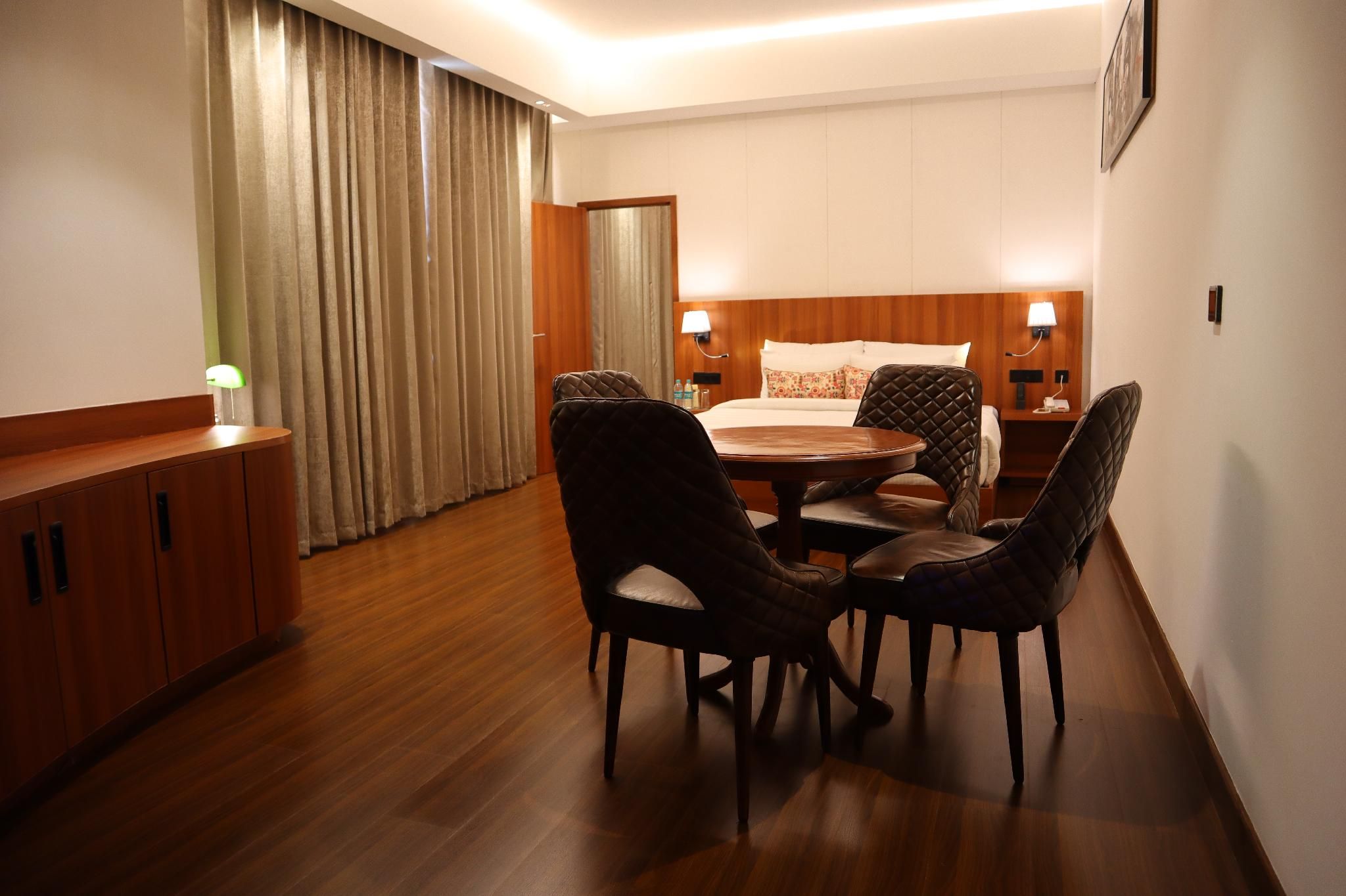 Mars Resorts Suite Room 4