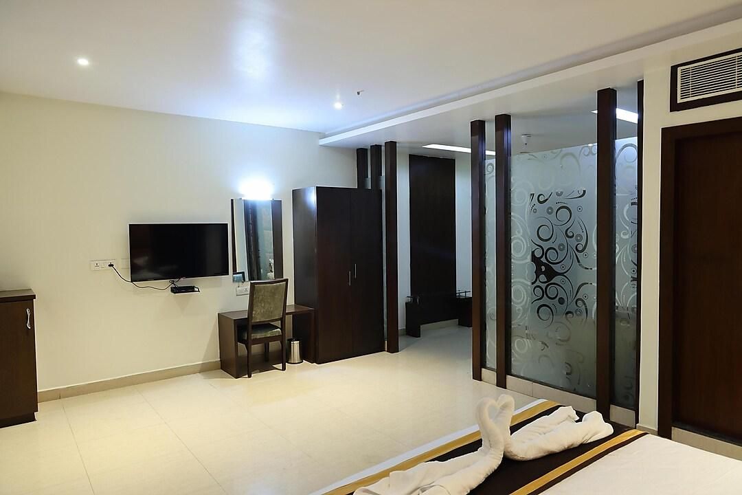 Suite, City View
