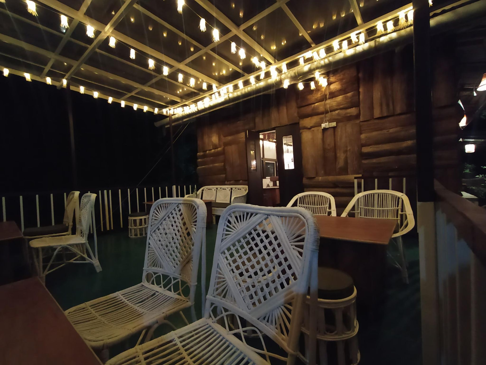 Food & Dining