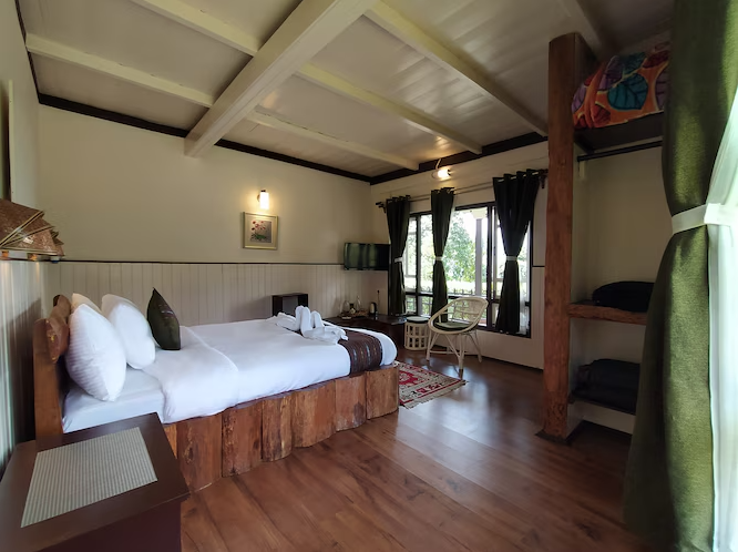 The Nettle & Fern Farmstay Deluxe Cottage Room 7