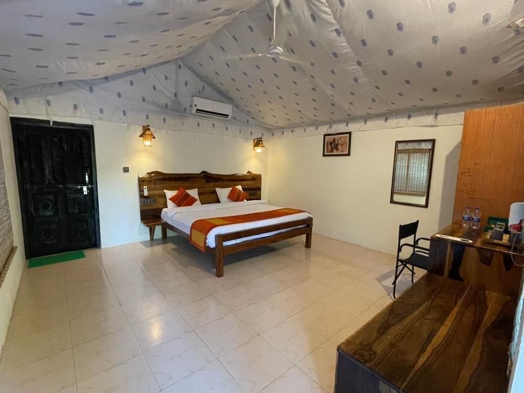 Deluxe Cottage with Balcony