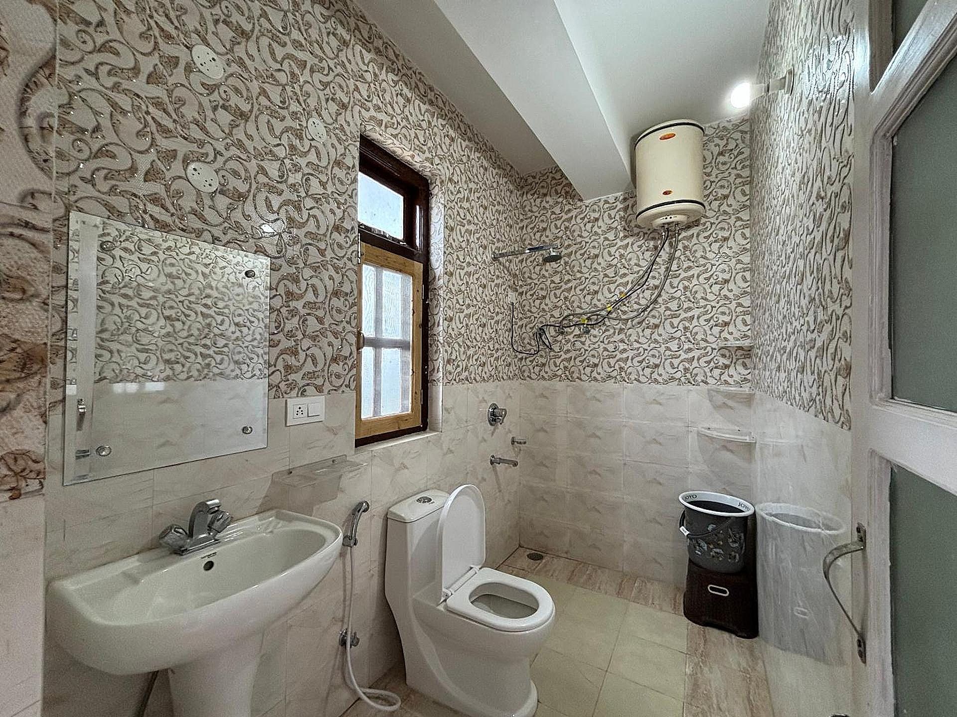 Zu-Zu Hostel Economy Double Room 3