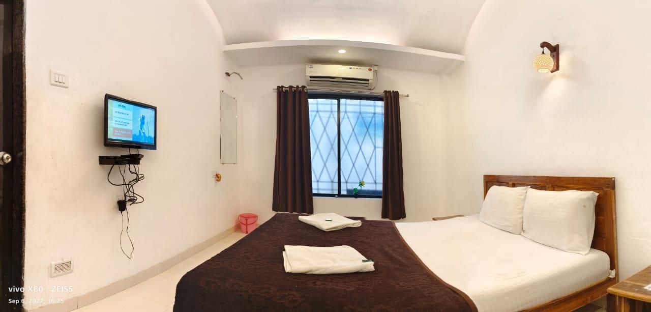 Super Deluxe Family Room