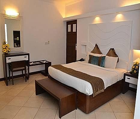 Sonesta Inns Luxury Room with Balcony 3
